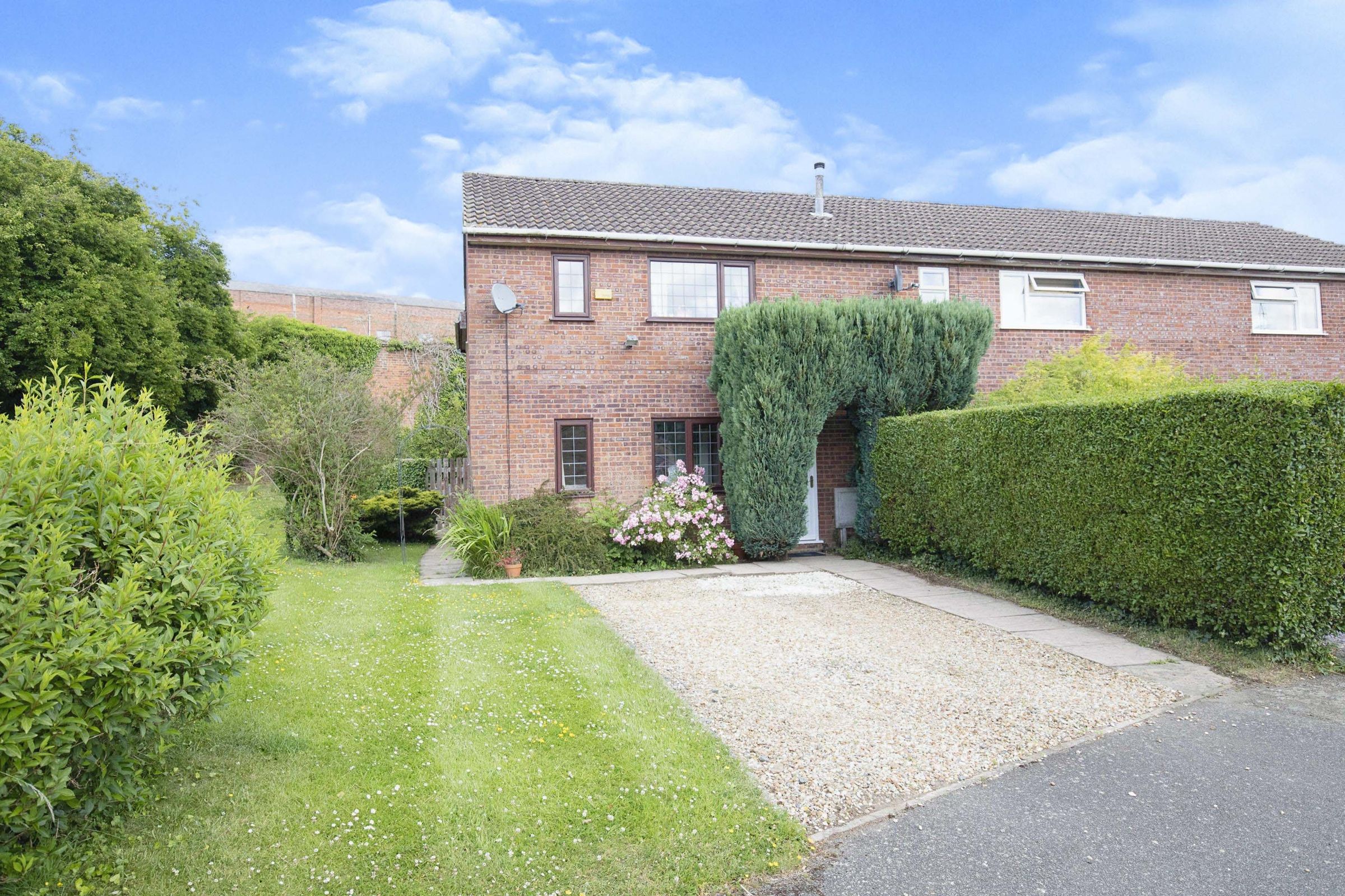 4 bed semidetached house for sale in Riverside Drive, Weedon NN7 Zoopla