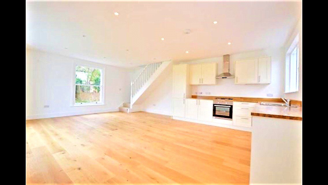 3 bed detached house to rent in Woodhill, Woolwich SE18 Zoopla