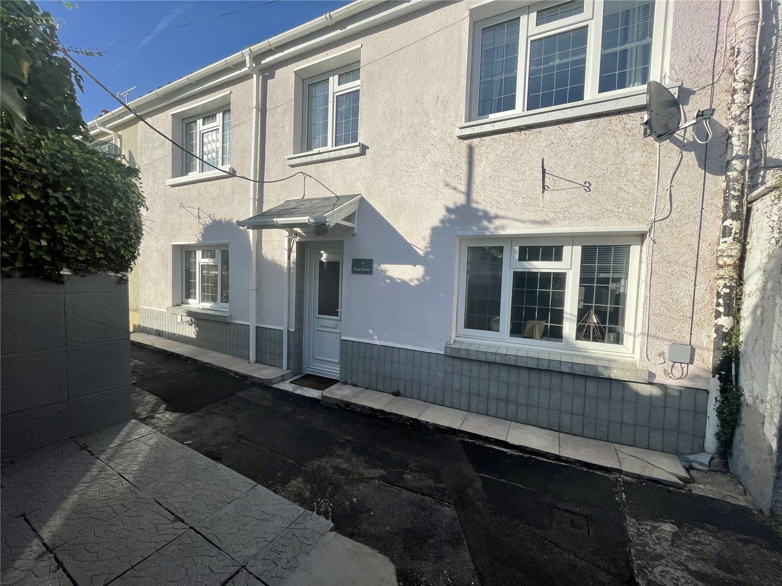 3 bed terraced house for sale in Temple Gardens, Carmarthen