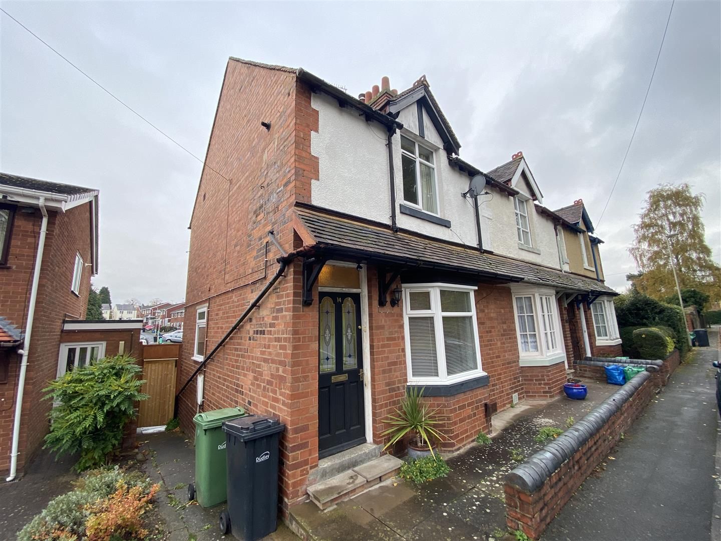 3 bed semidetached house to rent in Poole Street, Stourbridge, West