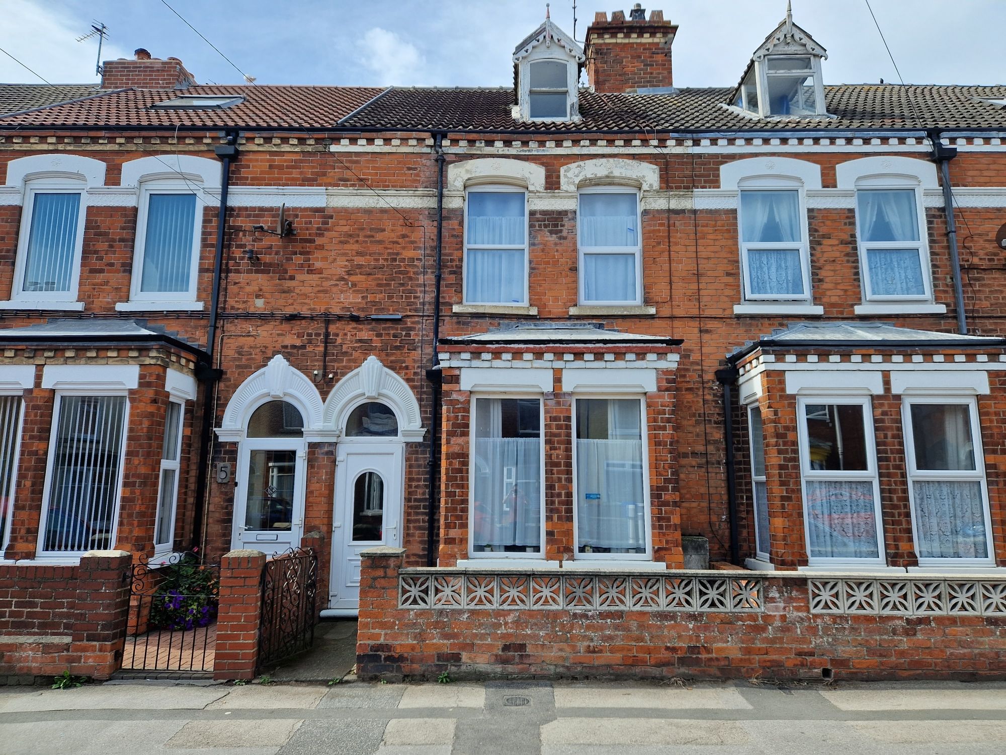 5 bed terraced house for sale in Arthur Street, Withernsea HU19 Zoopla