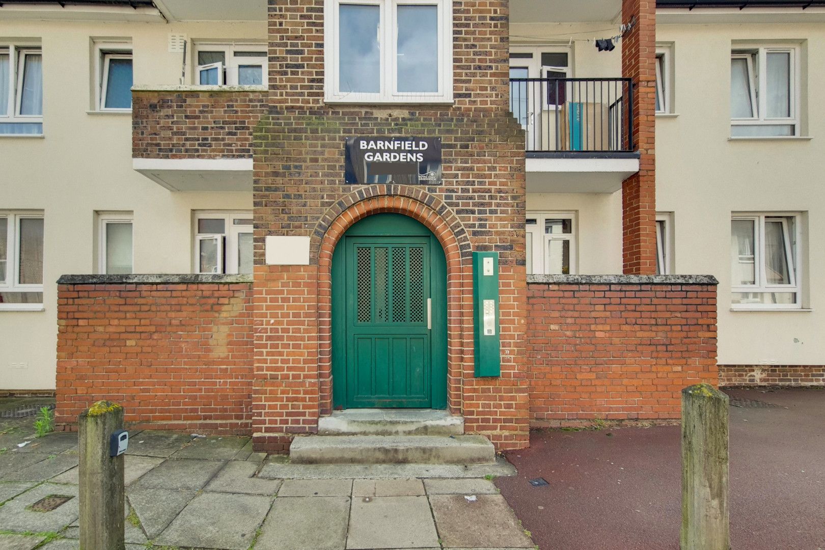 Barnfield Gardens, Plumstead Common Road, London SE18  