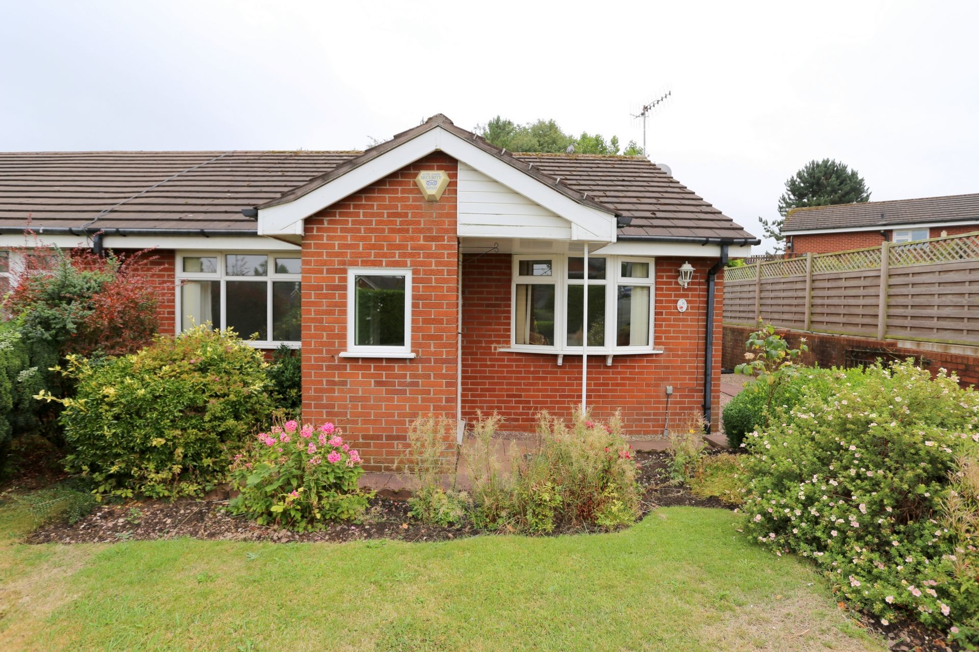 2 bed bungalow for sale in Kingsnorth Place, Meir Park ST3 - Zoopla