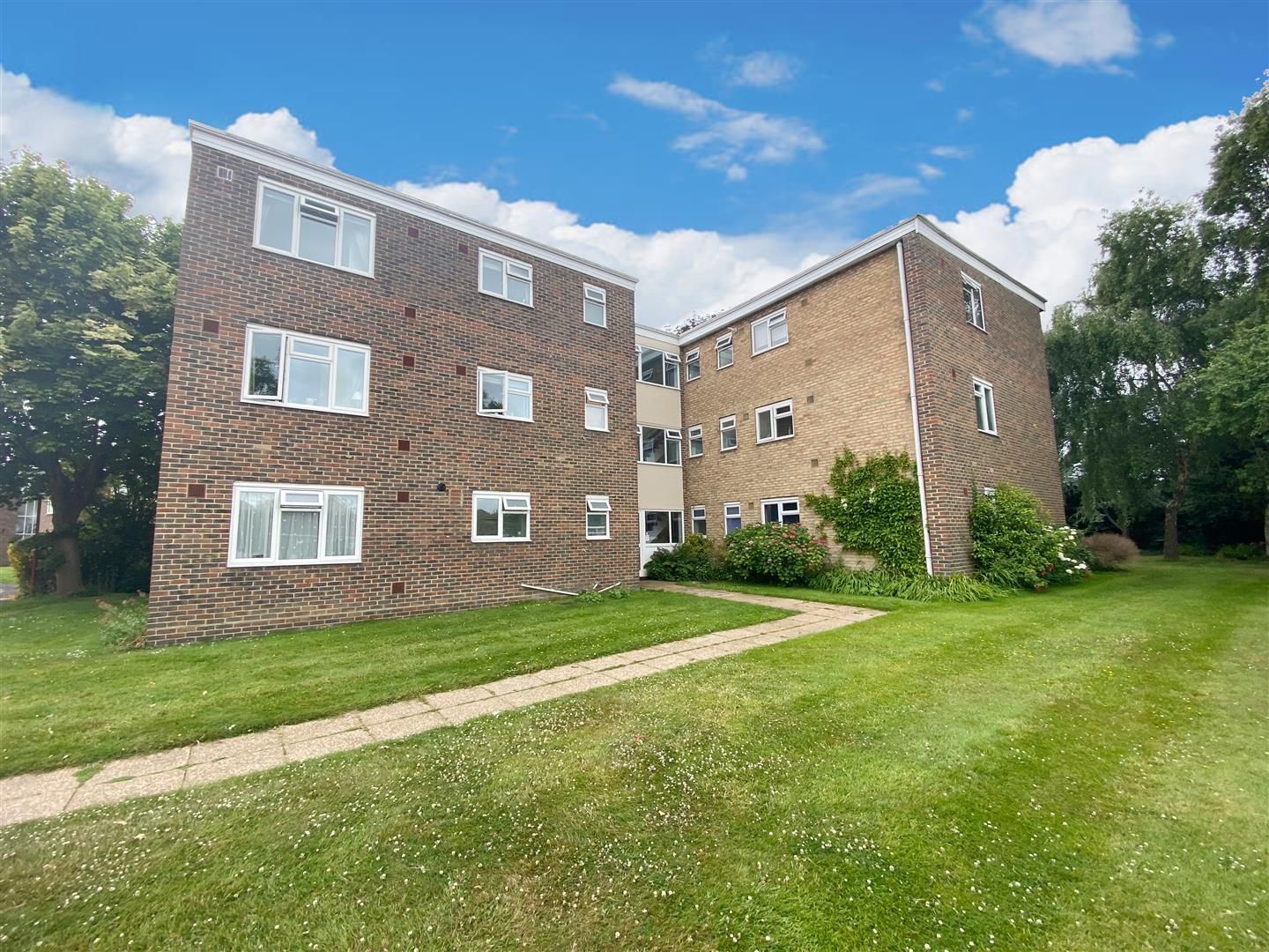 2 bed flat for sale in Jupps Lane, GoringBySea, Worthing BN12 Zoopla