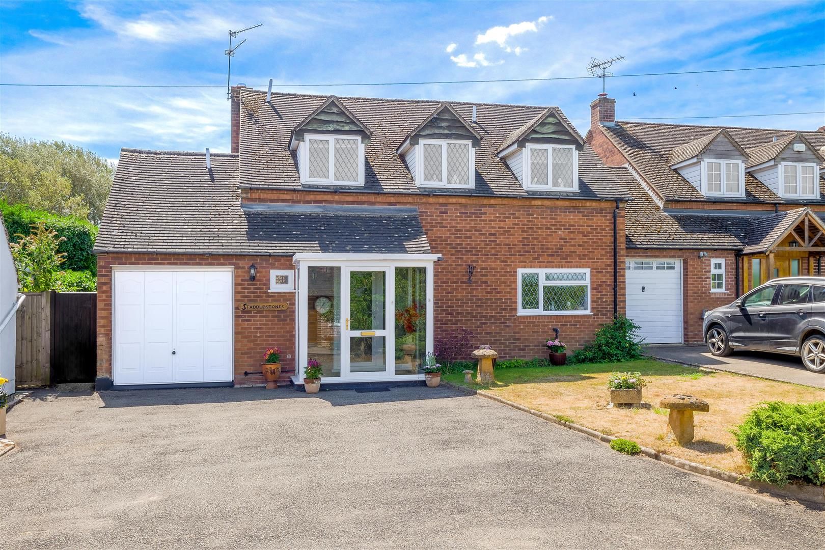 3 bed linkdetached house for sale in Weston On Avon, StratfordUpon