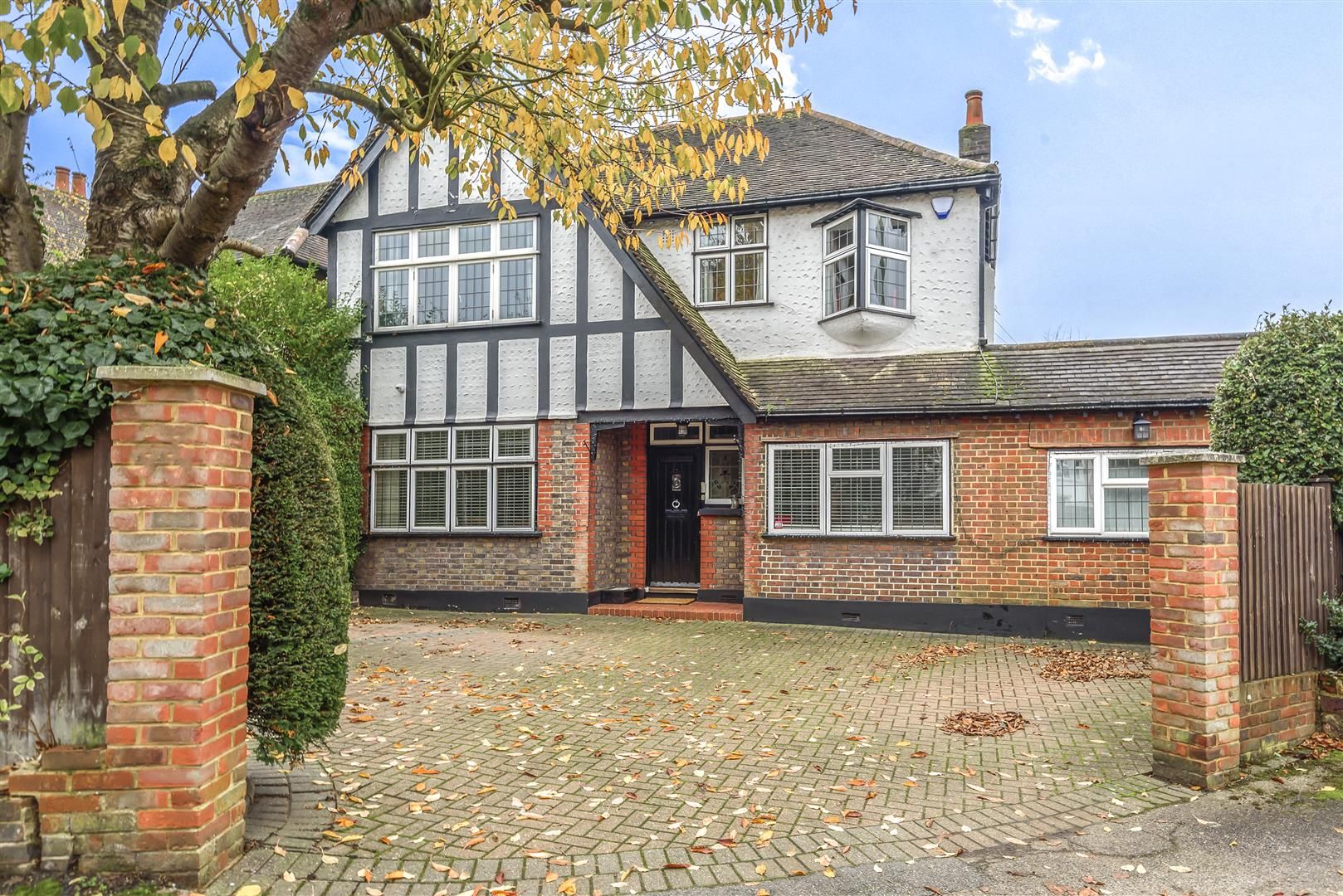 4 bed detached house for sale in Cheam Road, Ewell, Epsom KT17 Zoopla