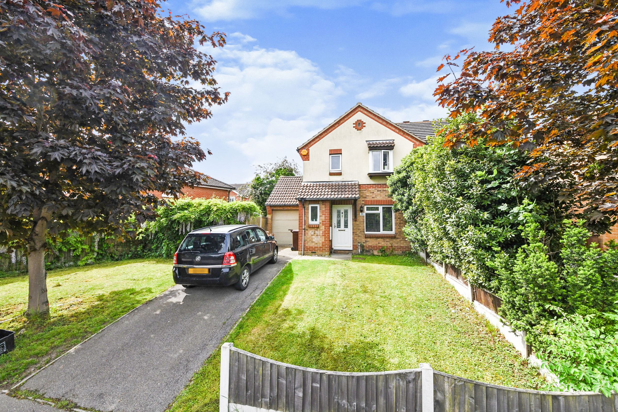 3 bed semidetached house for sale in Arterial Road, Rayleigh, Essex