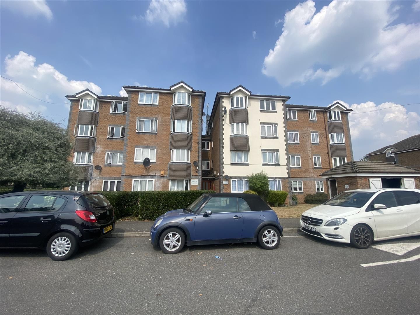 1 bed flat to rent in Tennyson Close, Scotland Green Road, Ponders End
