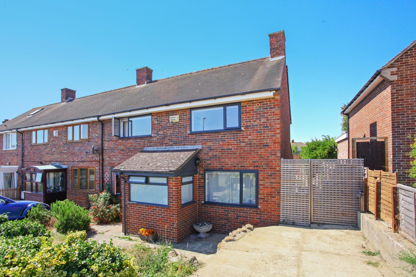 3 bed end terrace house for sale in Wear Bay Road, Folkestone, Kent