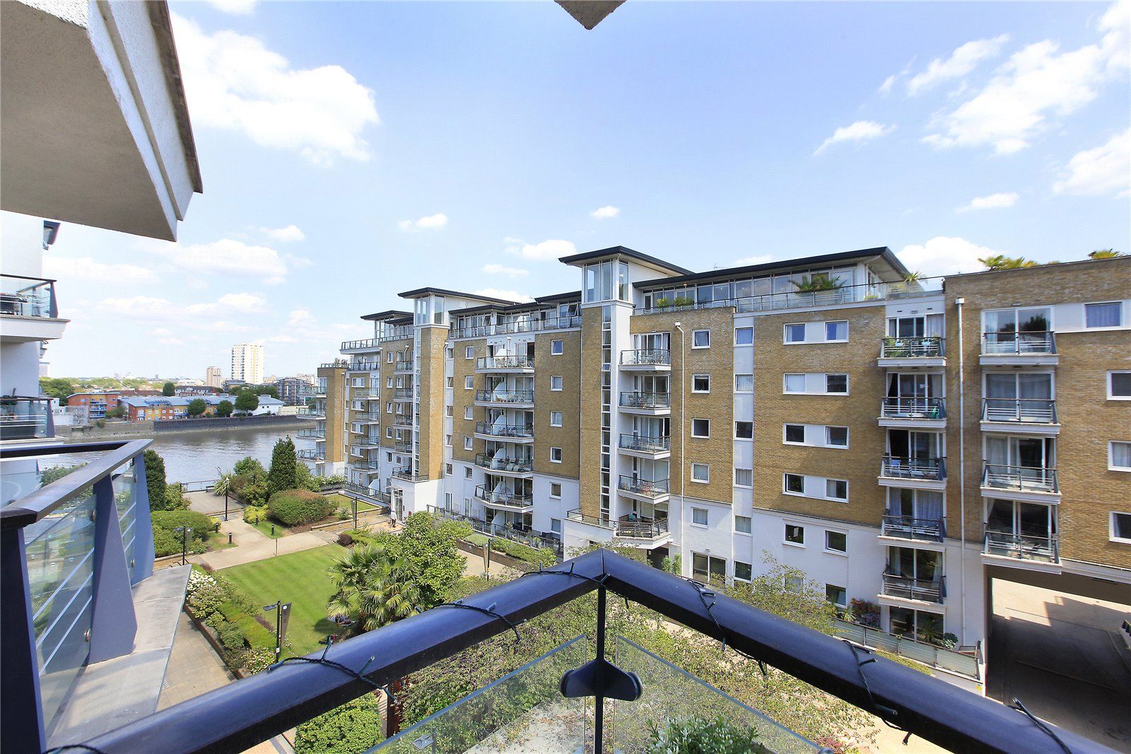 2 bed flat for sale in Bluewater House, Riverside West, Smugglers Way