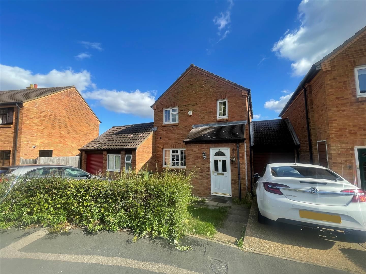 4 bed linkdetached house to rent in Broadpiece, Pennyland, Milton