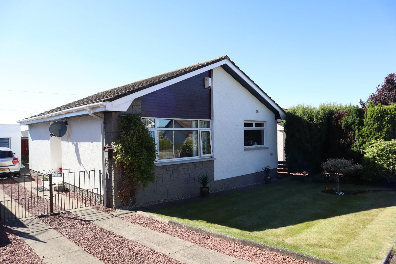 2 bed bungalow for sale in Millands Road, Thankerton, Biggar, South