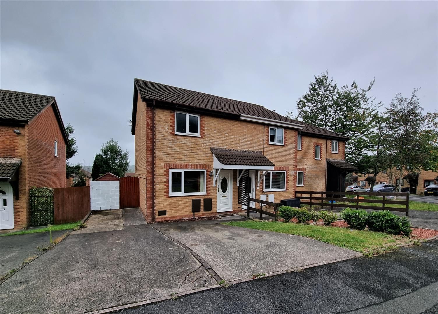 2 bed end terrace house for sale in Oak Tree Court, Brackla, Bridgend