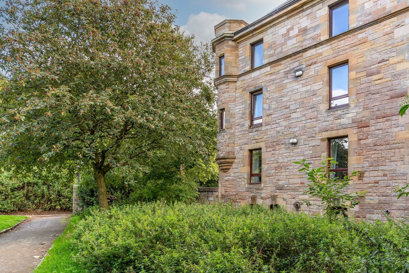 3 bed flat for sale in East Parkside, South Side, Edinburgh EH16 Zoopla