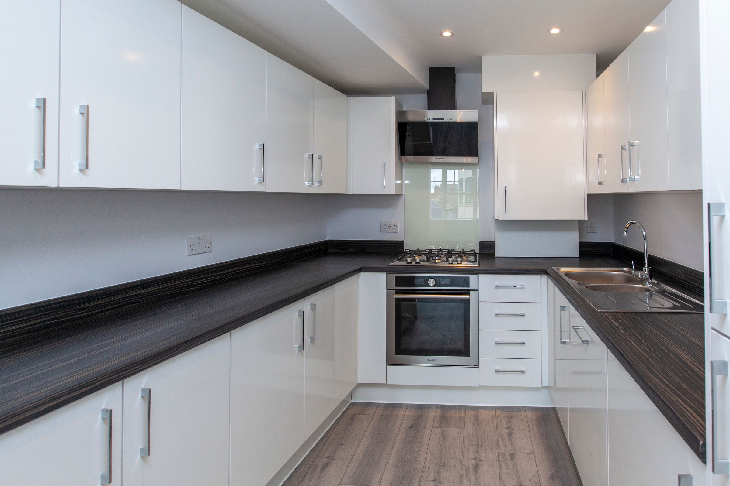 2 bed flat to rent in High Street, Slough SL1 Zoopla