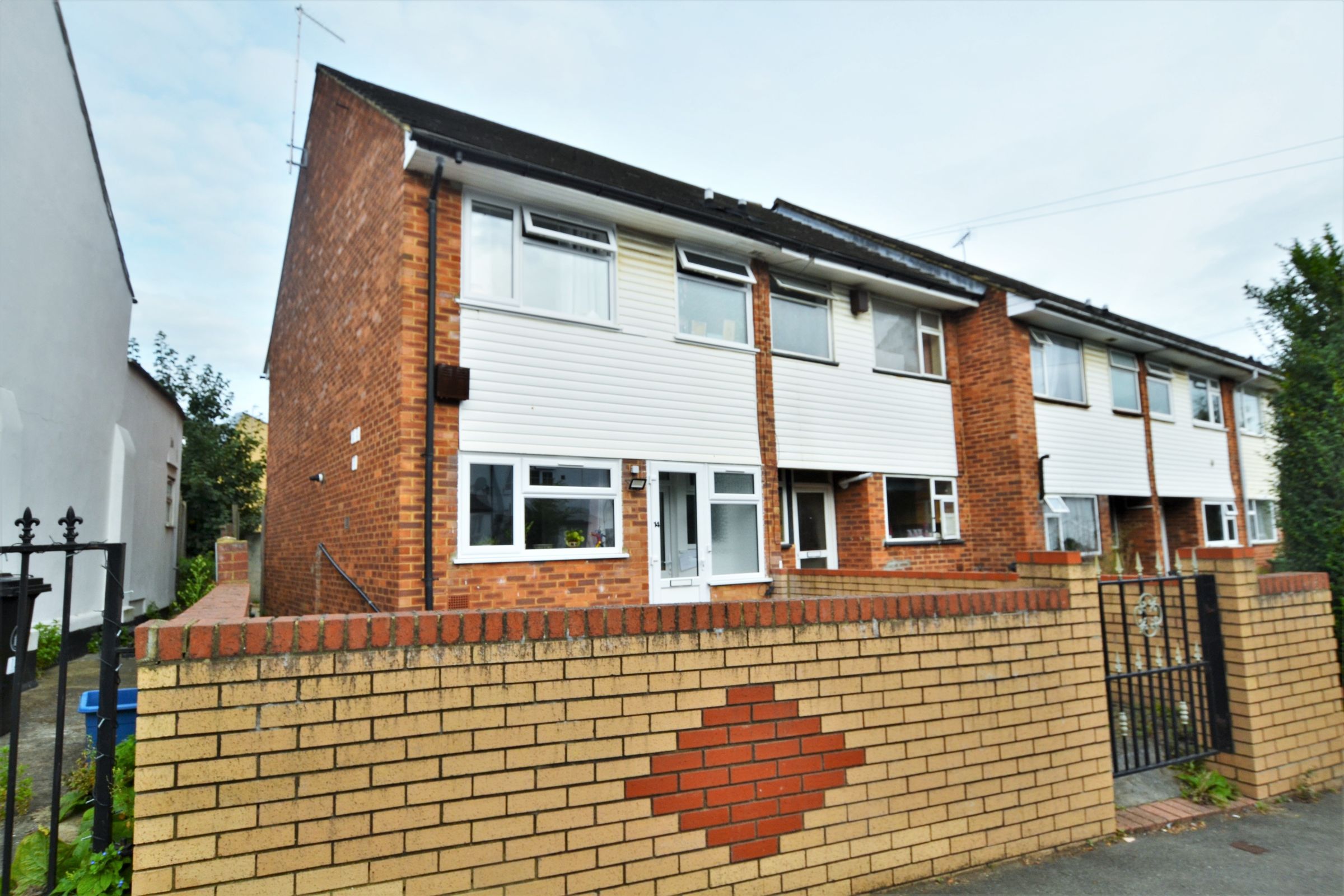 3 bed town house to rent in Linkfield Road, Isleworth TW7 Zoopla