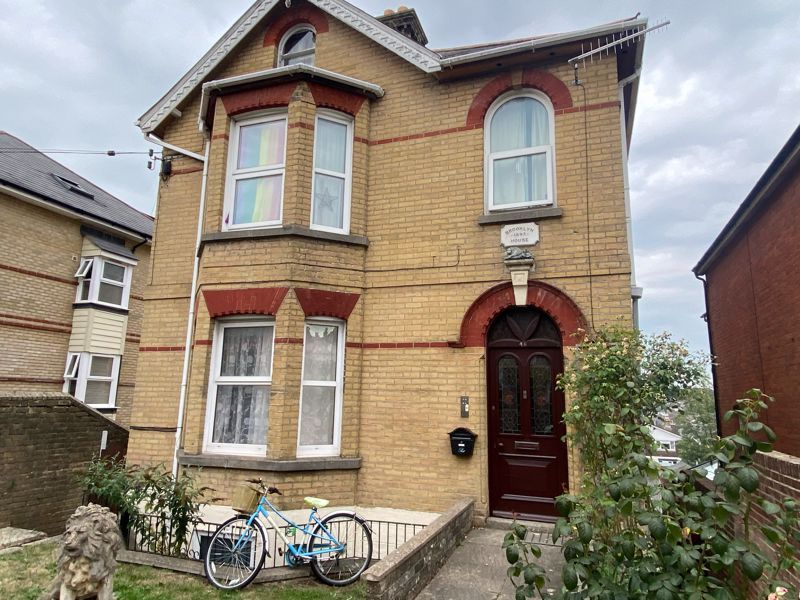 3 bed flat for sale in Newport Road, Cowes PO31 Zoopla