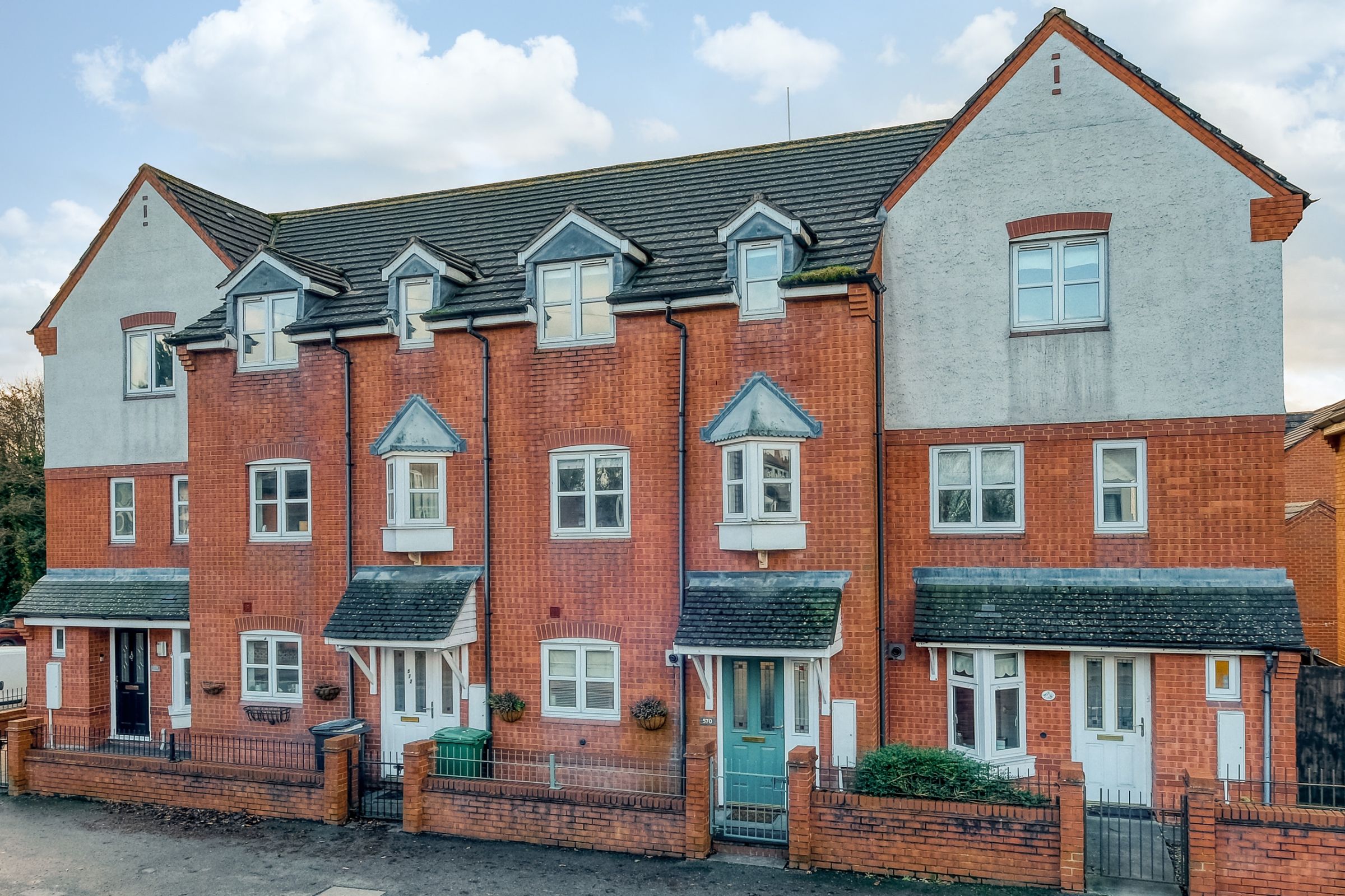 4 bed town house for sale in Evesham Road, Crabbs Cross, Redditch B97