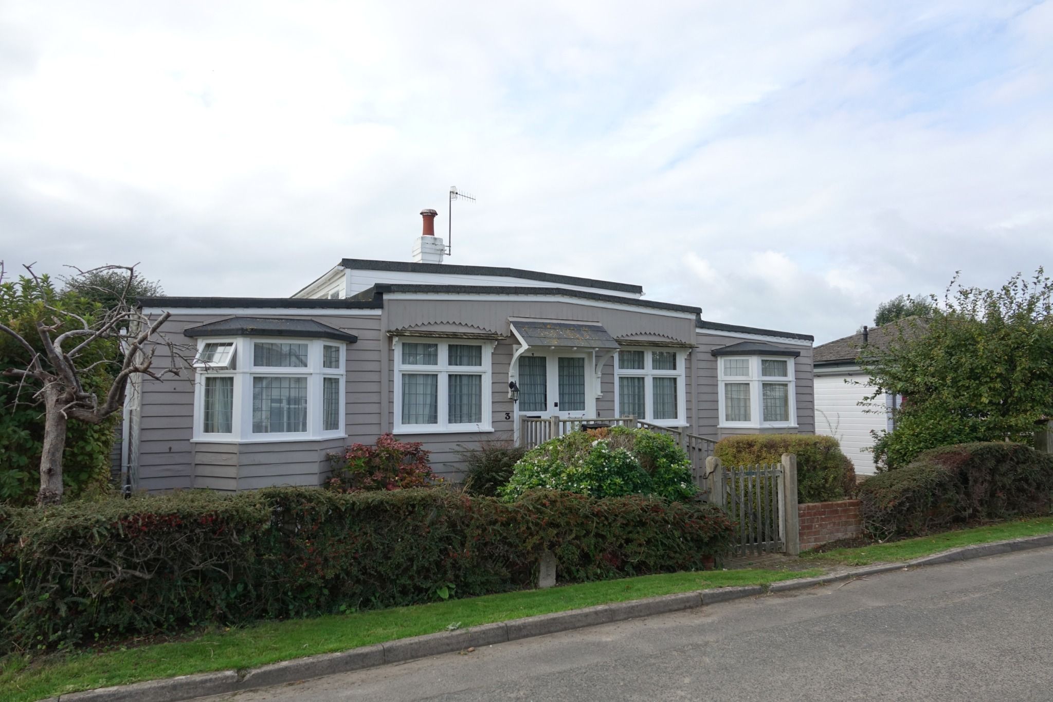 5 bed bungalow for sale in Park Lane, Selsey, Chichester PO20 Zoopla