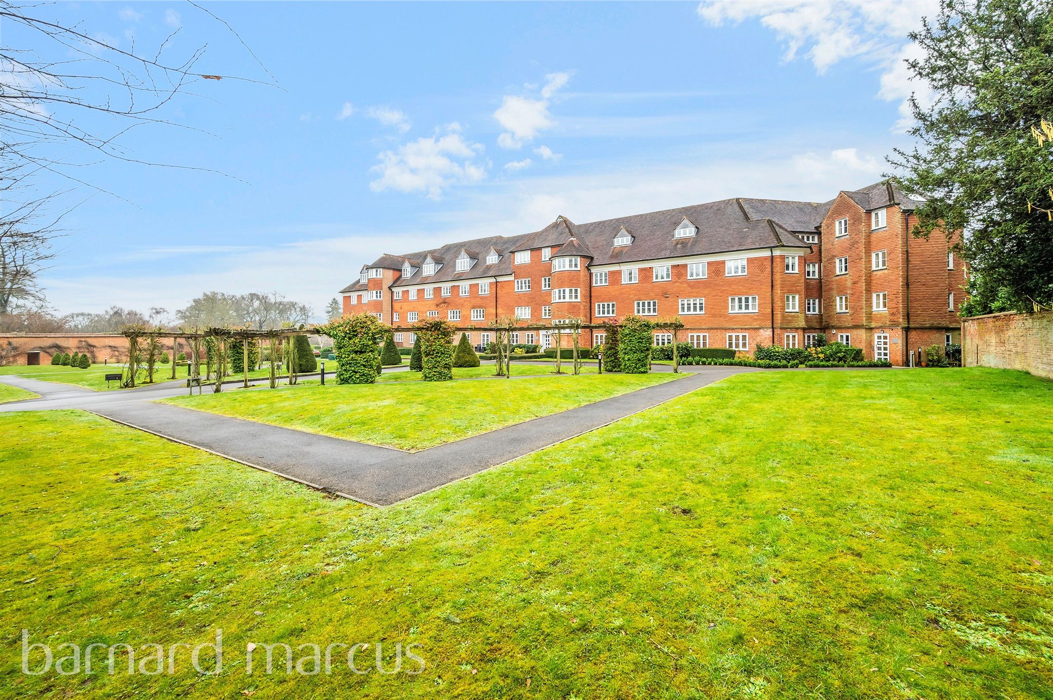 2 bed flat for sale in Elizabeth Drive, Banstead SM7 Zoopla