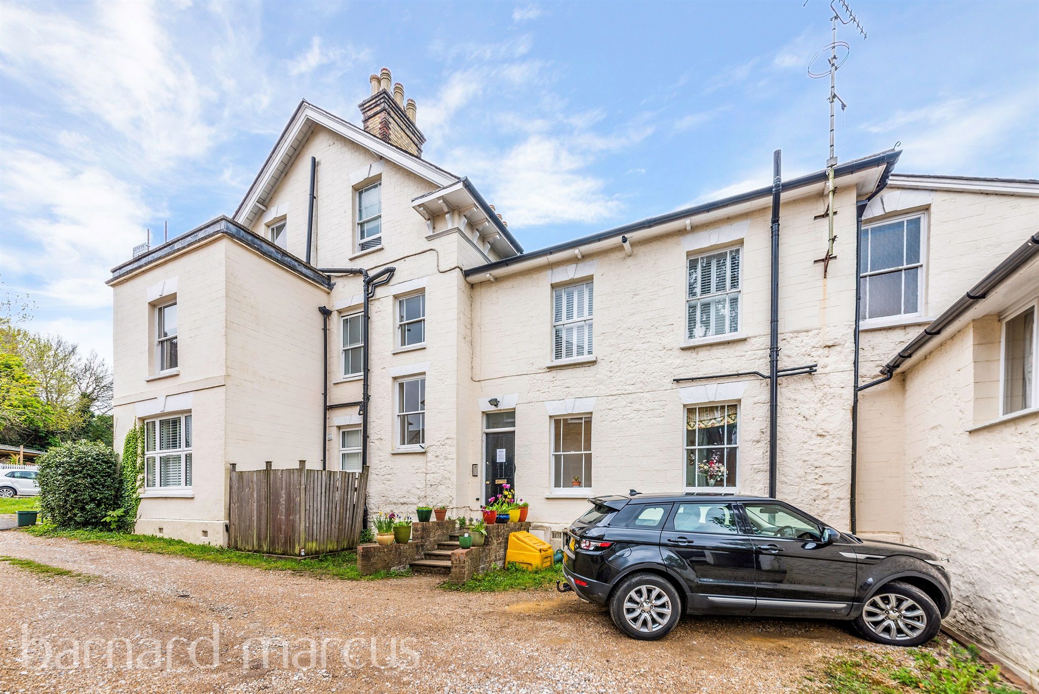 2 bed flat for sale in High Street, Nutfield, Redhill RH1 - Zoopla