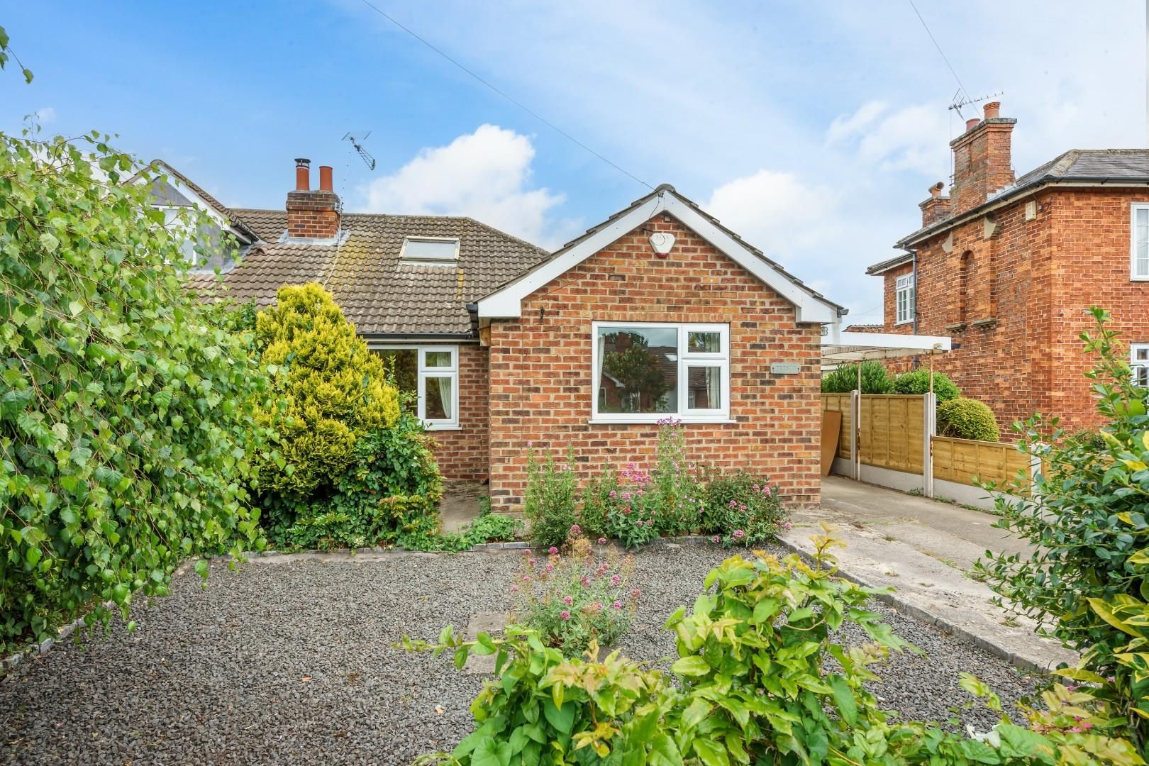 3 bed semidetached bungalow for sale in Main Street, Knapton, York