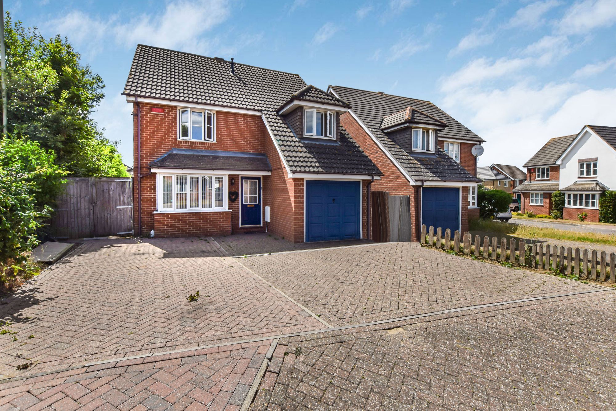 5 bed detached house for sale in Hadrian Gardens, Ashford TN23 Zoopla