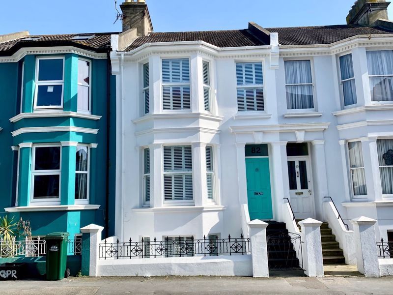 3 bed terraced house for sale in Queens Park Road, Queens Park