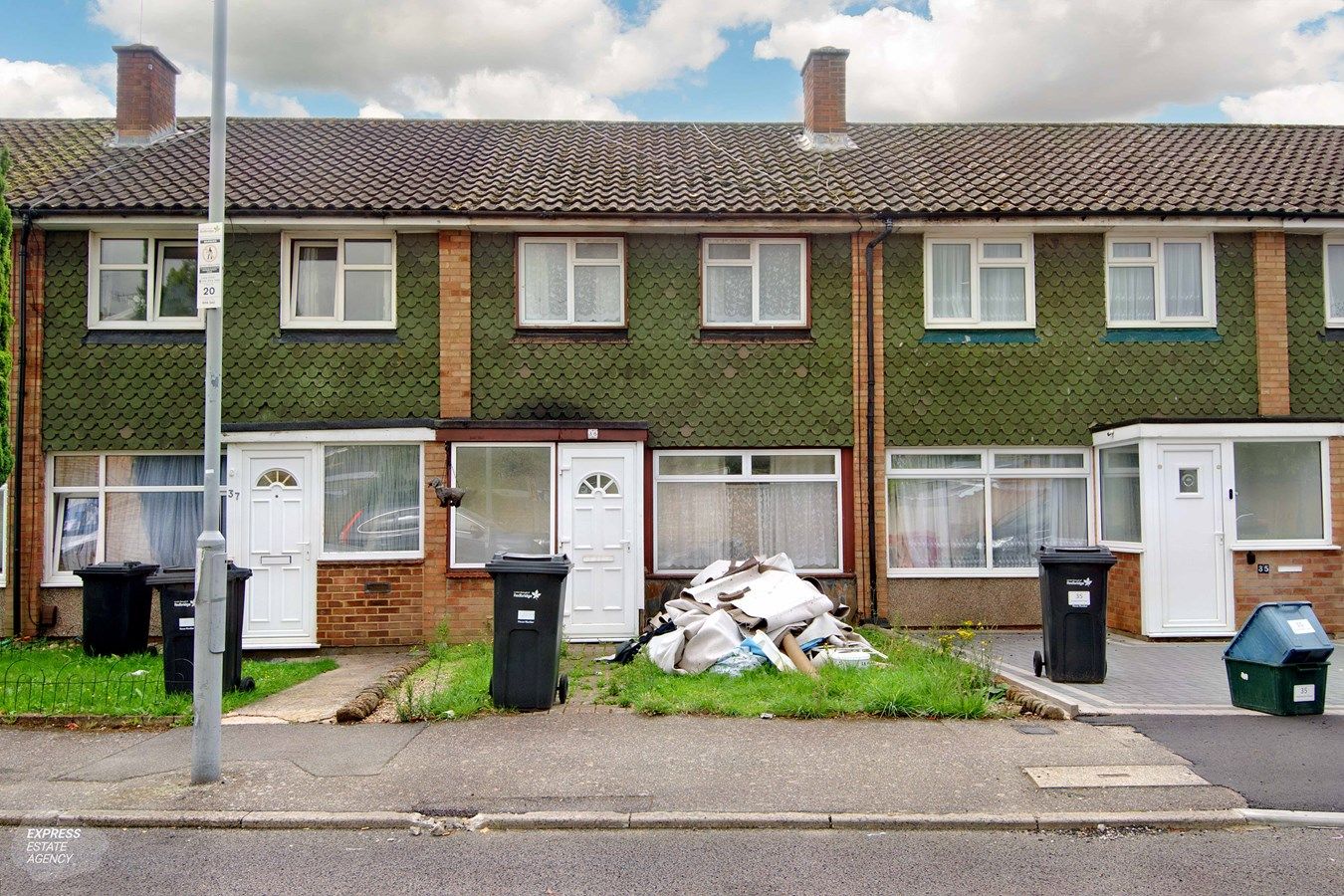 3 bed terraced house for sale in Shepherds Close, Romford RM6 Zoopla