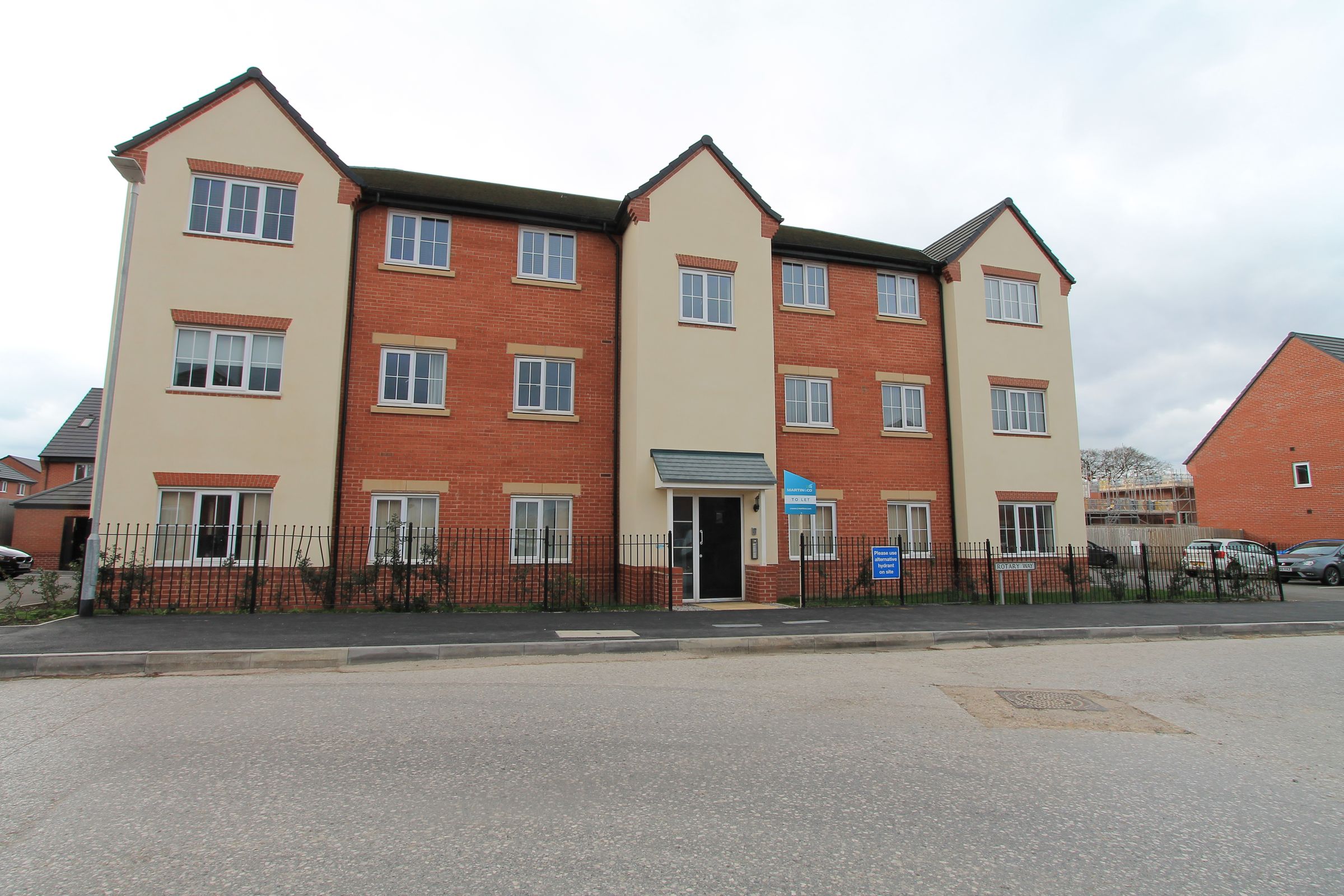 2 bed flat to rent in Rotary Way, Shavington, Crewe CW2 Zoopla