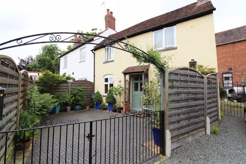 2 bed cottage for sale in Mushroom Green, Dudley DY2 Zoopla
