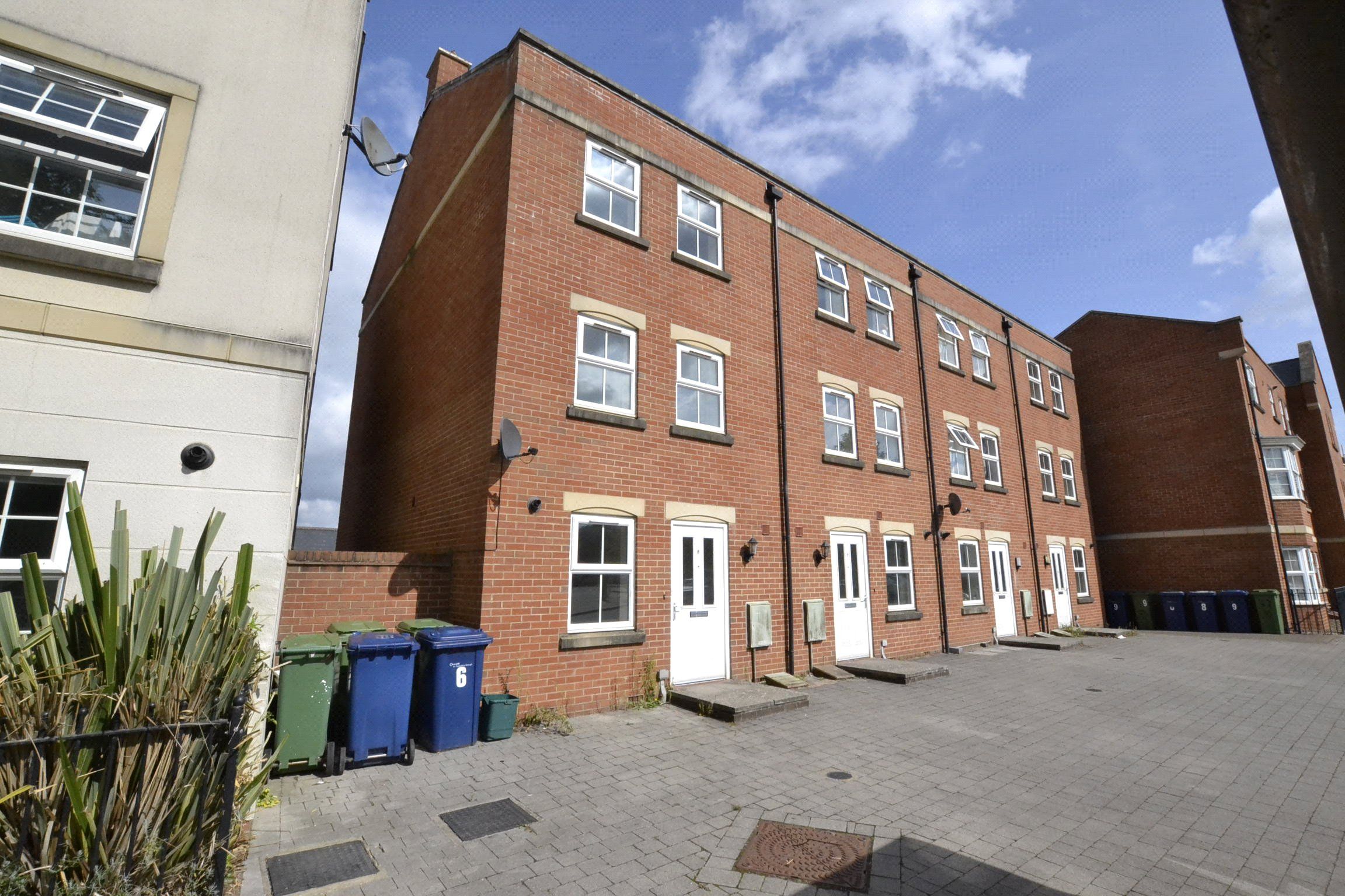 4 bed end terrace house for sale in Stearman Walk, Lobleys Drive