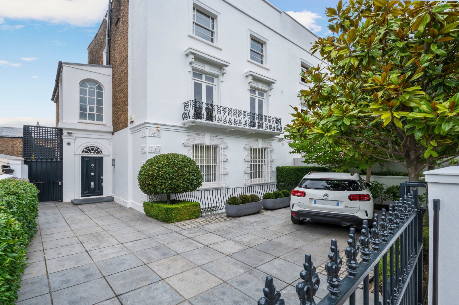 7 bed semidetached house to rent in Chepstow Villas, Notting Hill