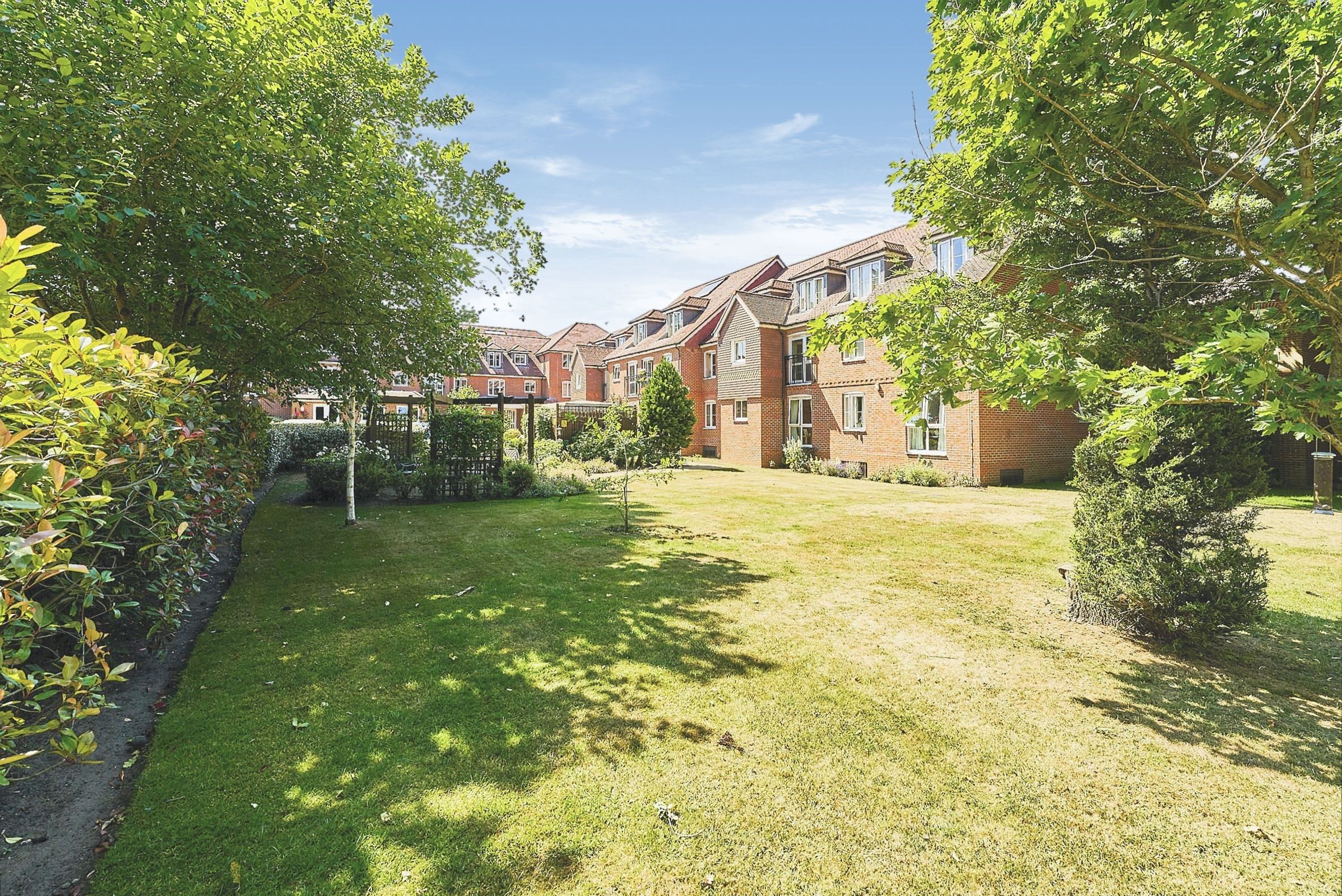2 bed flat for sale in Barnes Wallis Court, 28 Oyster Lane, Byfleet, Surrey KT14 Zoopla