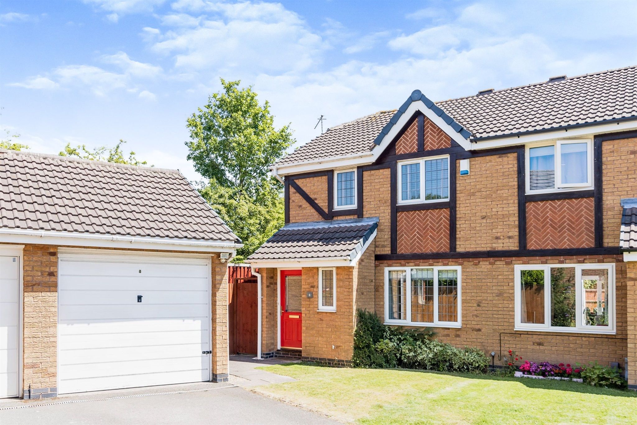 3 bed semidetached house for sale in Glendale Court, Wilnecote