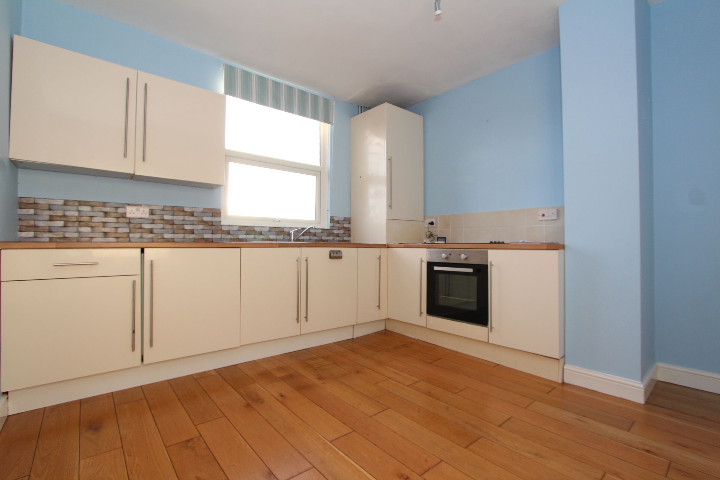2 bed terraced house to rent in Prospect Road, Old Whittington