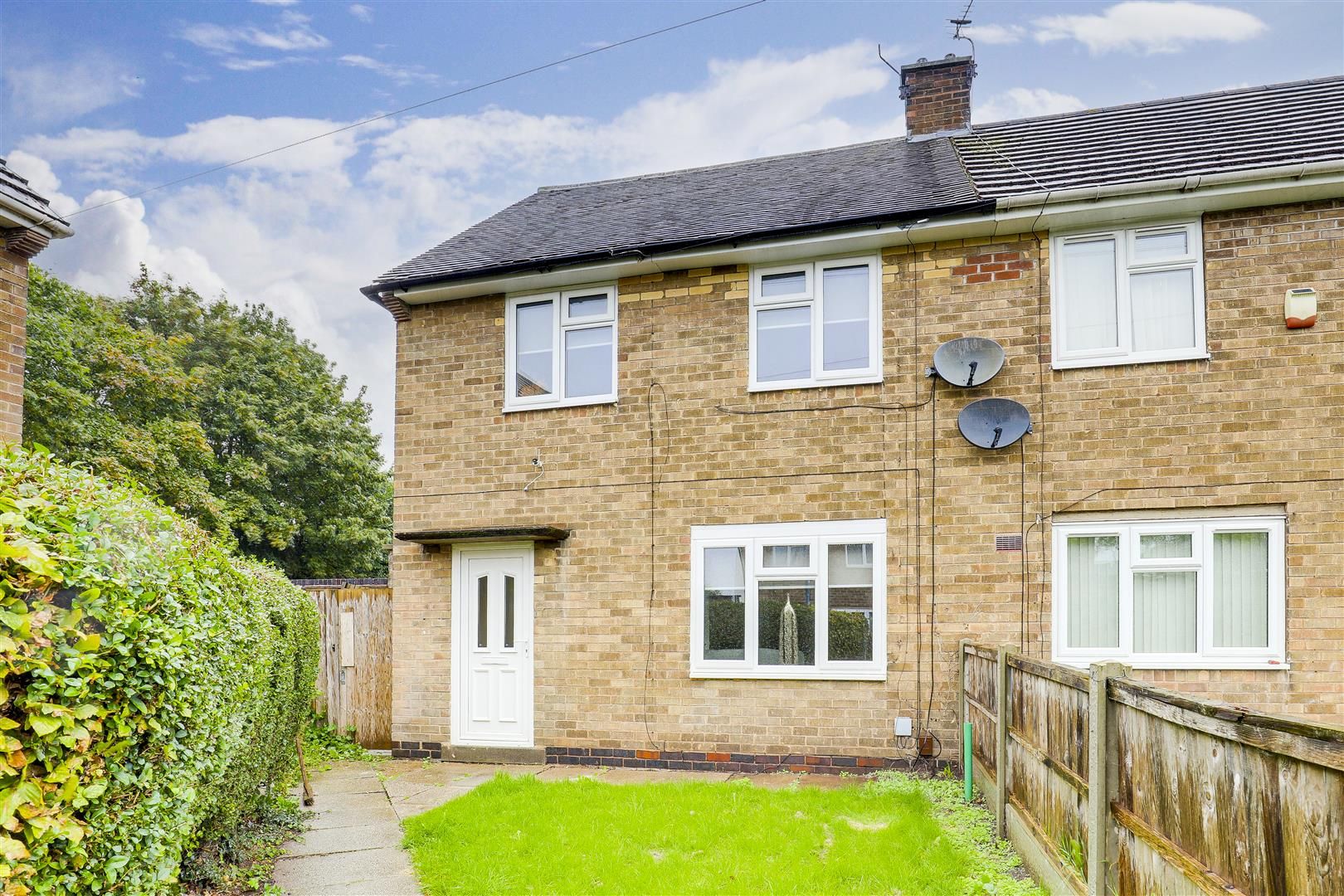 2 bed semidetached house for sale in Almond Close, Hucknall