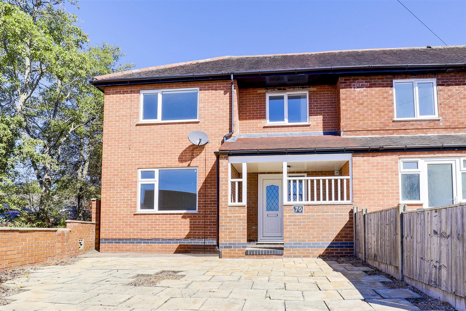 3 bed end terrace house for sale in Glendon Drive, Sherwood