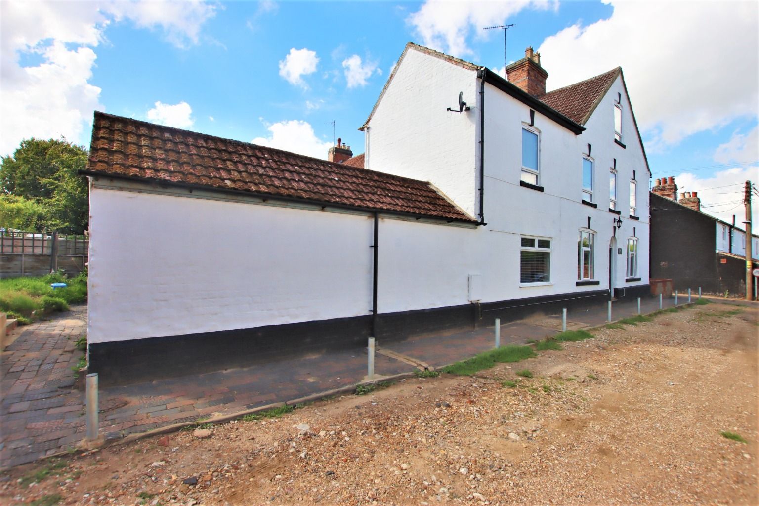 4 bed end terrace house for sale in Lichfield Street, Fakenham NR21