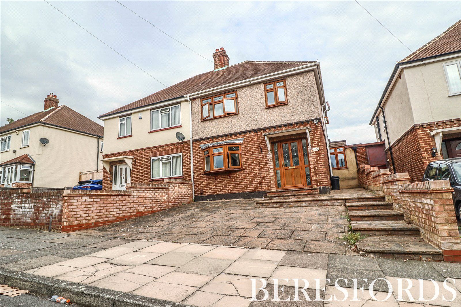 3 bed semidetached house for sale in Chelmsford Drive, Upminster RM14