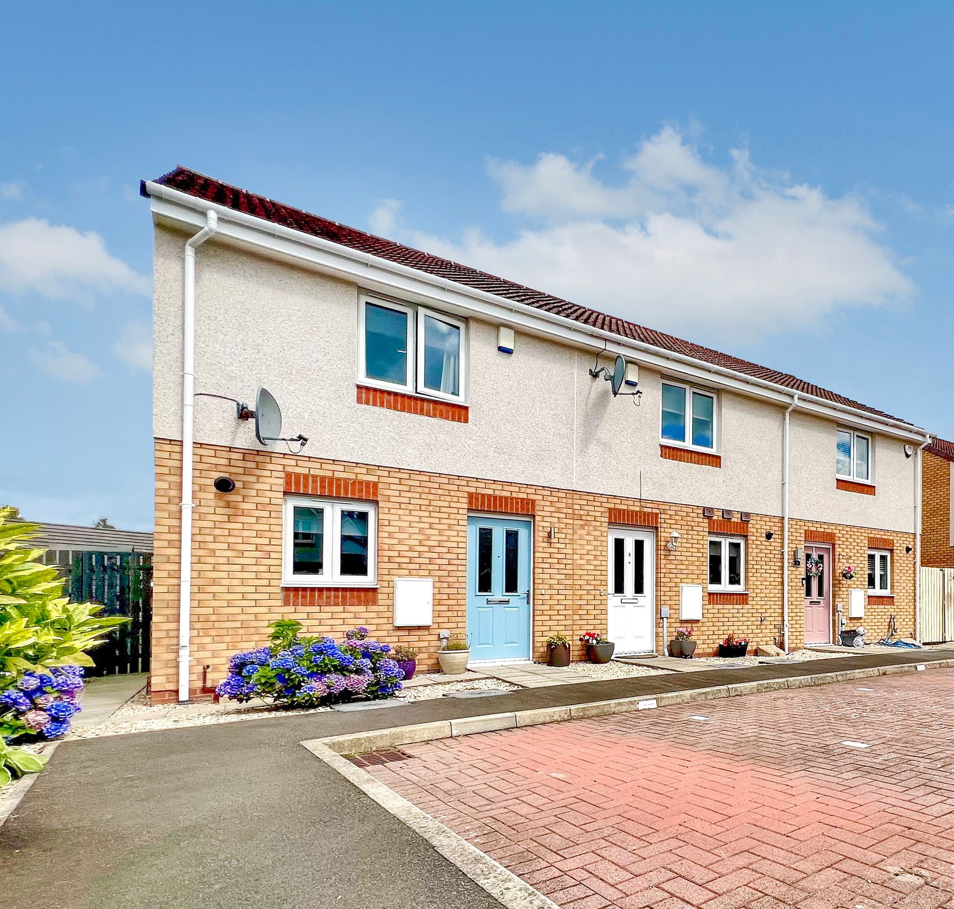 2 bed end terrace house for sale in Cooper Gardens, Ferniegair