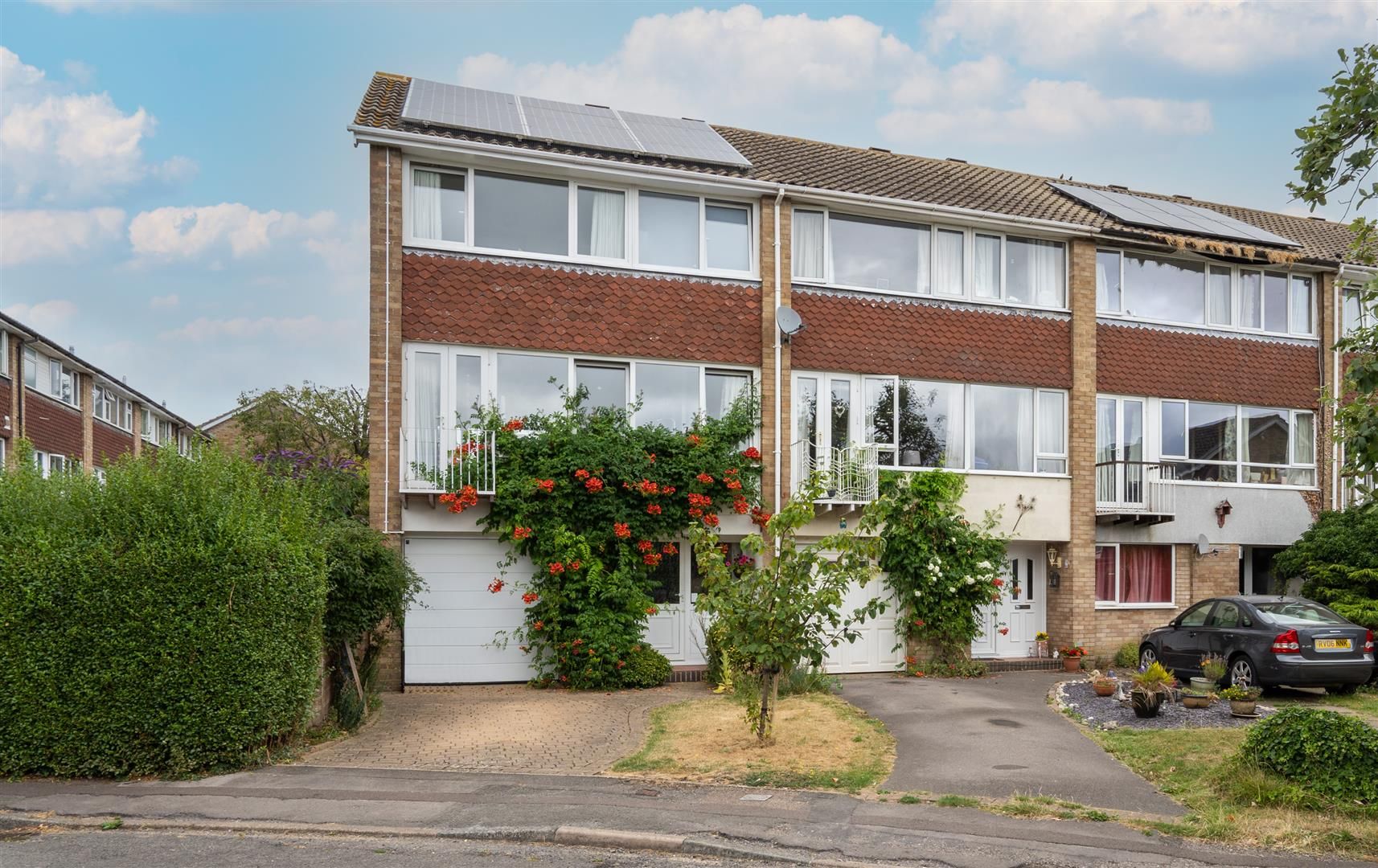 4 bed town house for sale in Willoughbys Walk, Downley, High