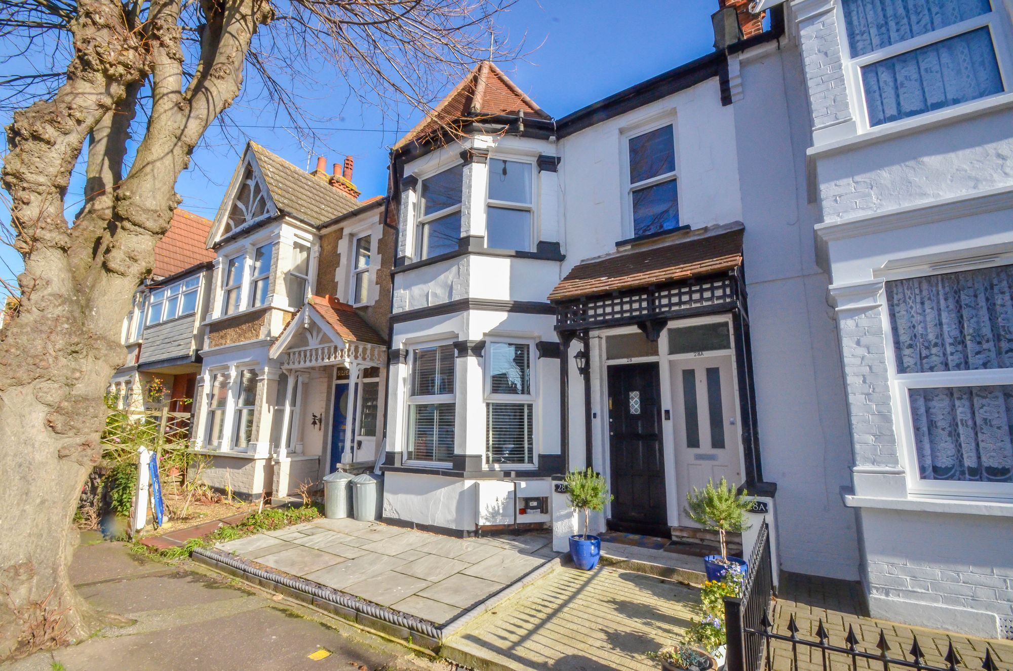 2 bed flat for sale in Oakleigh Park Drive, LeighOnSea SS9 Zoopla