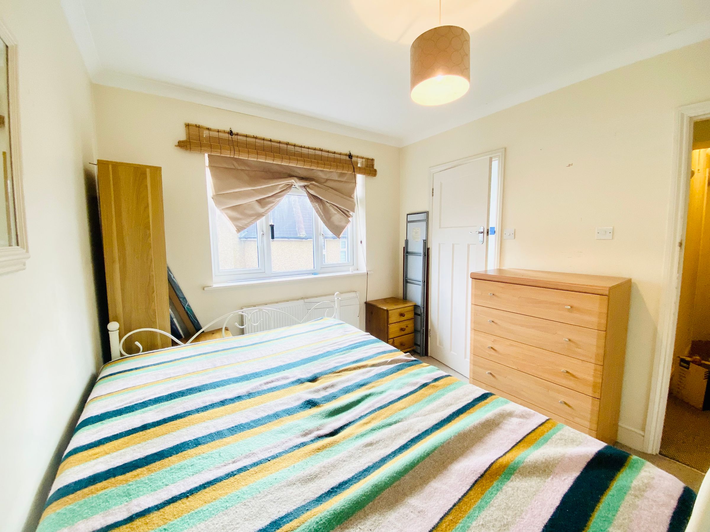 Room to rent in England's Lane, Loughton IG10 Zoopla