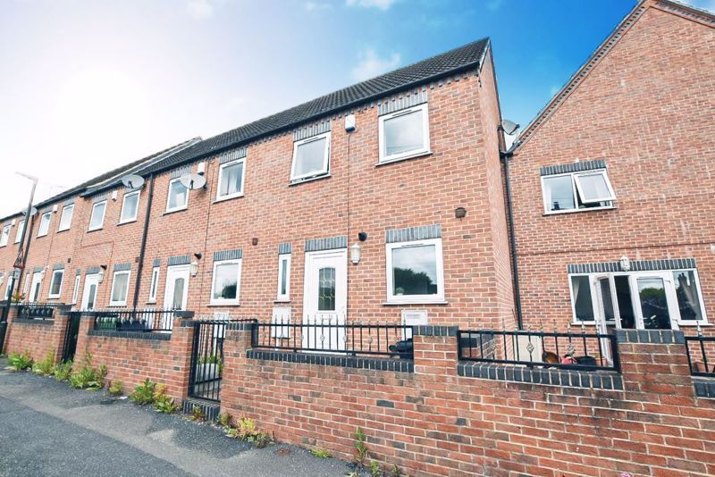 3 bed town house for sale in Derby Road, Marehay, Ripley DE5 Zoopla