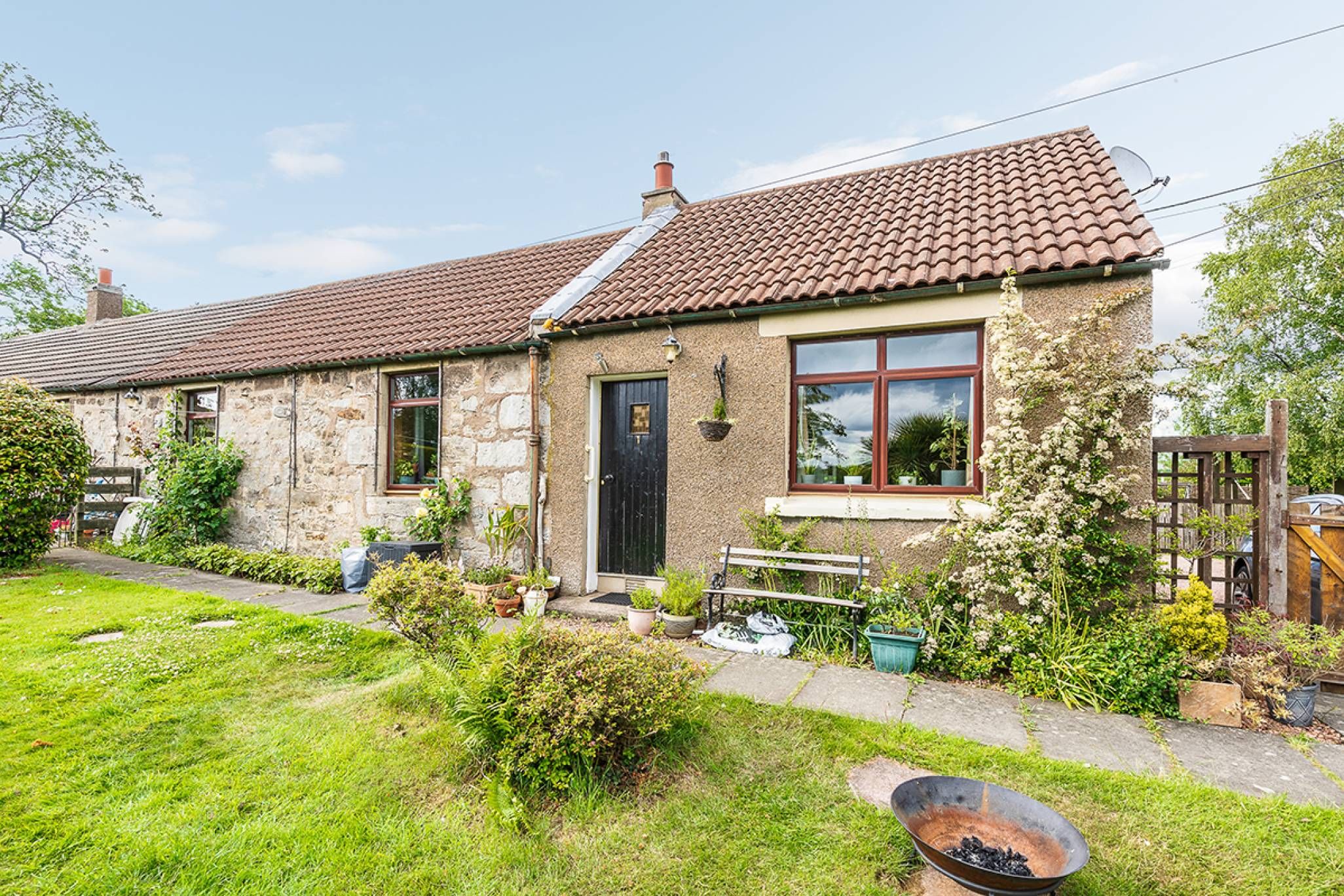 2 bed semidetached bungalow for sale in Croftgary Cottages, Aberdour