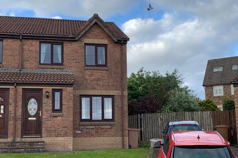 3 bed semidetached house for sale in Holly Bank, The Highlands