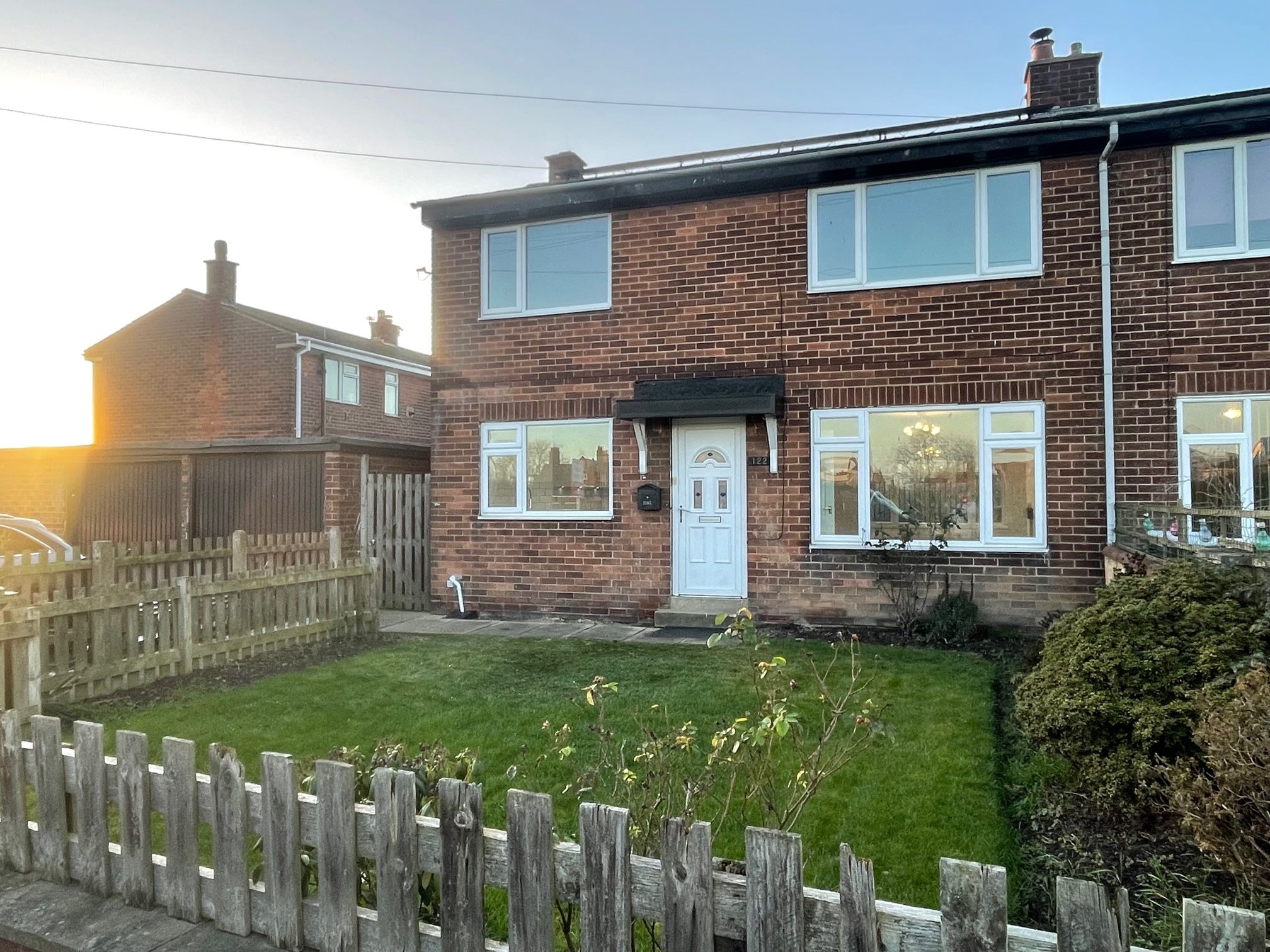 3 bed semidetached house for sale in Lister Close, Featherstone