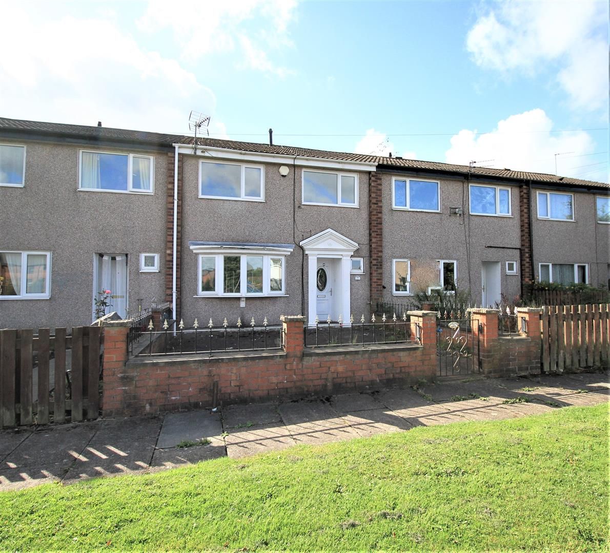 3 bed terraced house to rent in Scott Gate, Audenshaw, Manchester M34