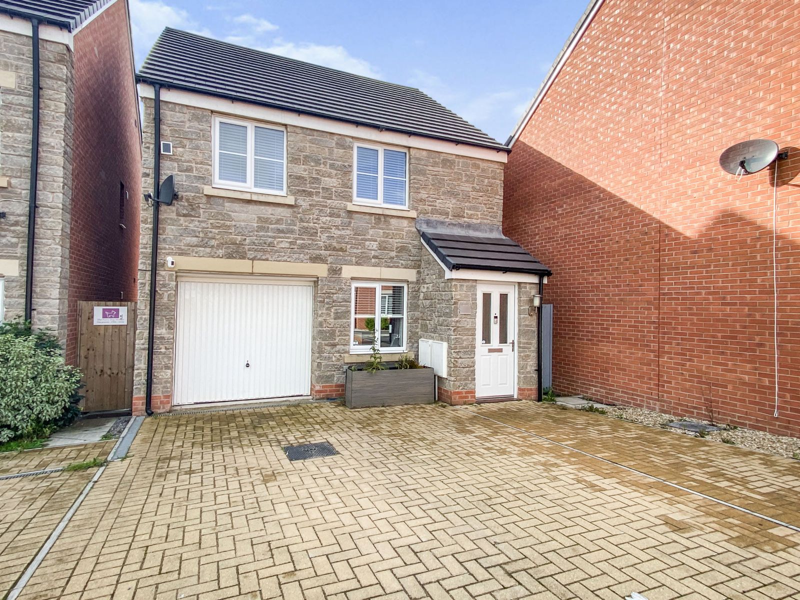 3 bed detached house for sale in Ffordd Cadfan, Brackla, Bridgend CF31